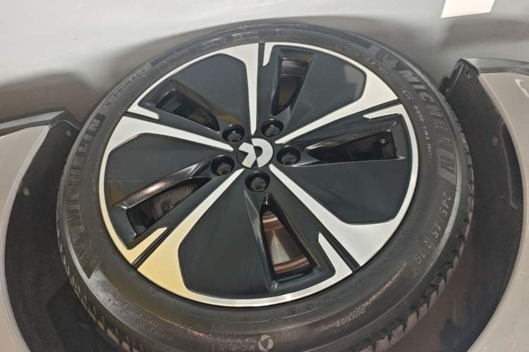 Used Nio ET5T 2024 75kWh Touring Left Front Wheel Hub