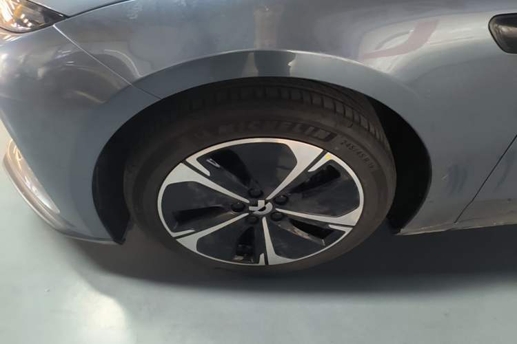 Used Nio ET5T 2024 75kWh Touring Left Front Wheel Hub