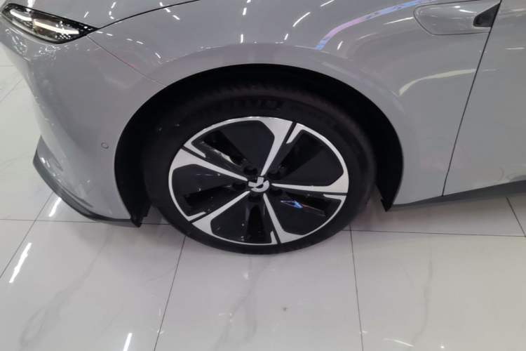 Used Nio ET5T 2024 75kWh Touring Left Front Wheel Hub