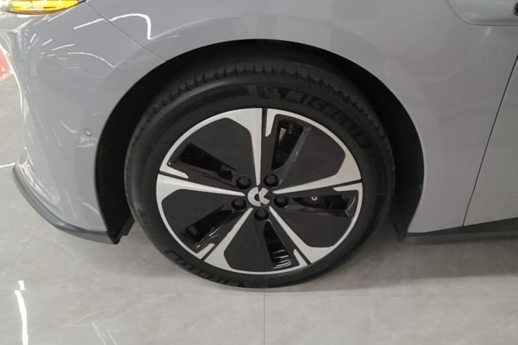 Used Nio ET5T 2024 75kWh Touring Left Front Wheel Hub