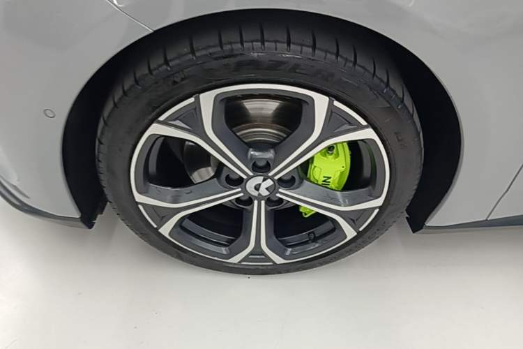 Used Nio ET5T 2024 100kWh Touring Left Front Wheel Hub