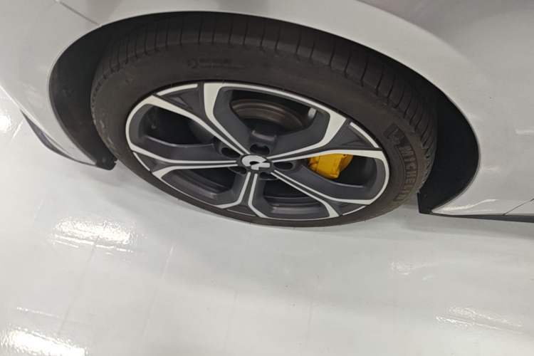 Used Nio ET5T 2024 100kWh Touring Left Front Wheel Hub