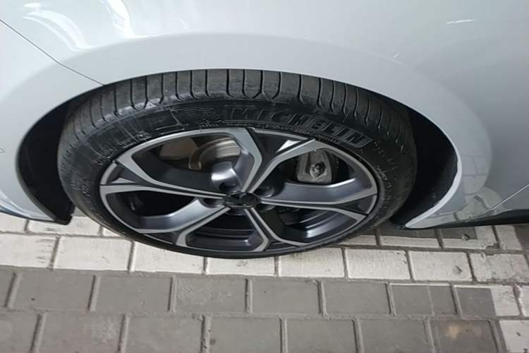 Used Nio ET5T 2024 75kWh Touring Left Front Wheel Hub