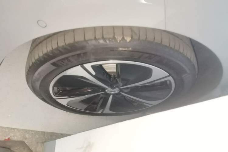 Used Nio ET5T 2024 75kWh Touring Left Front Wheel Hub