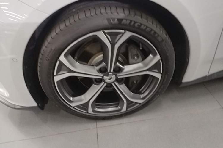 Used Nio ET5T 2024 75kWh Touring Left Front Wheel Hub