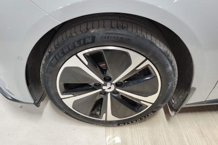 Used Nio ET5T 2024 75kWh Touring Left Front Wheel Hub