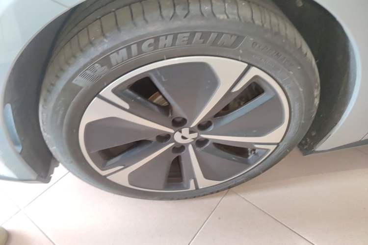 Used Nio ET5T 2024 75kWh Touring Left Front Wheel Hub