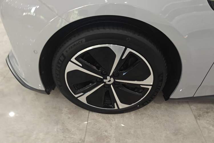 Used Nio ET5T 2024 75kWh Touring Left Front Wheel Hub