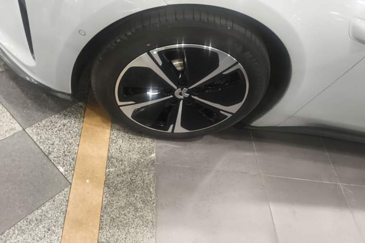 Used Nio ET5T 2024 75kWh Touring Left Front Wheel Hub
