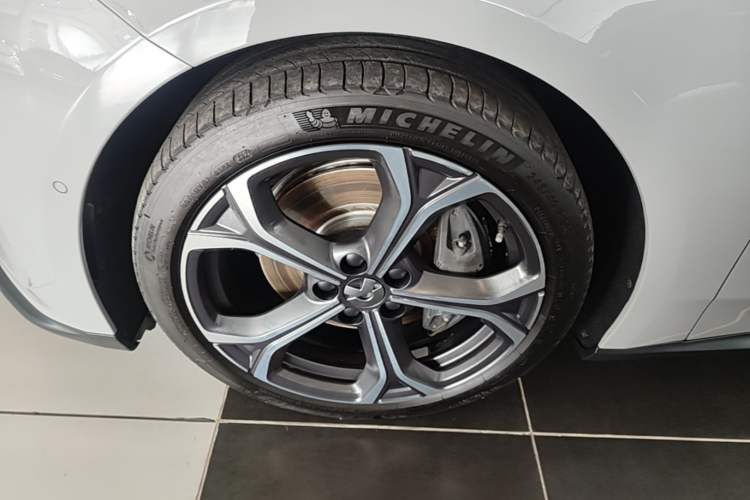 Used Nio ET5T 2024 75kWh Touring Left Front Wheel Hub