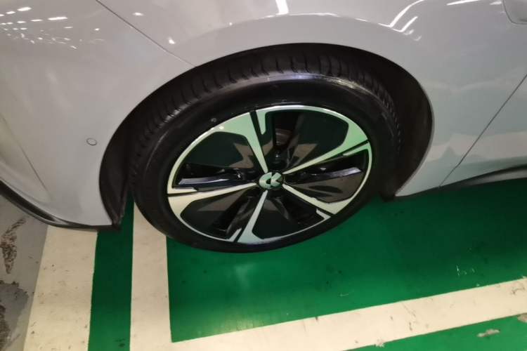 Used Nio ET5T 2024 75kWh Touring Left Front Wheel Hub