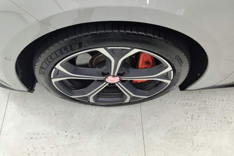 Used Nio ET5T 2024 75kWh Touring Left Front Wheel Hub