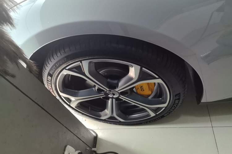 Used Nio ET5T 2024 75kWh Touring Left Front Wheel Hub