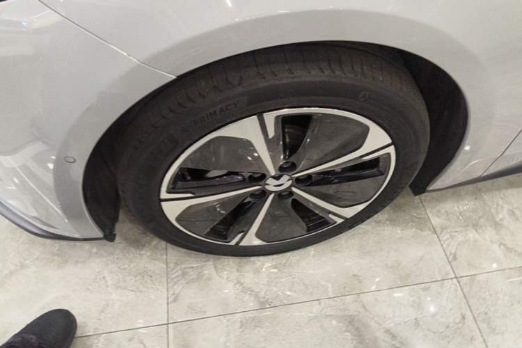 Used Nio ET5T 2024 75kWh Touring Left Front Wheel Hub