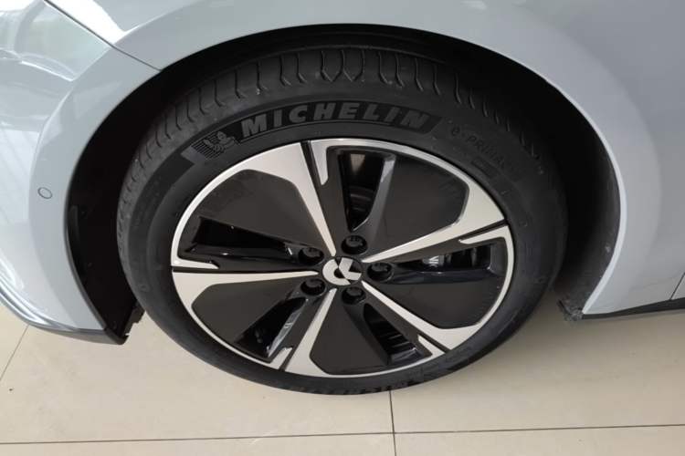 Used Nio ET5T 2024 75kWh Touring Left Front Wheel Hub