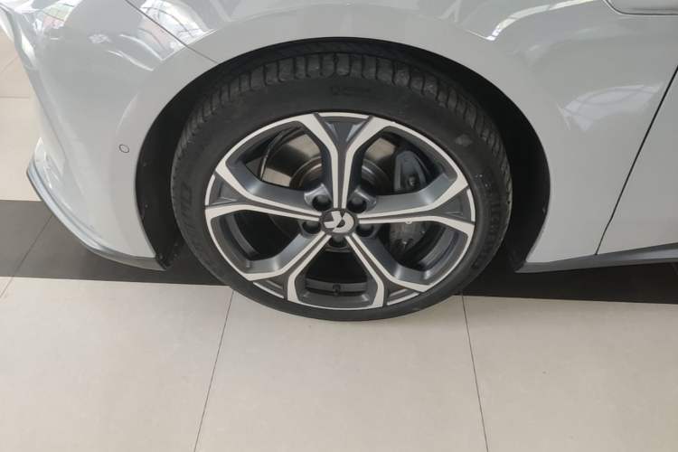 Used Nio ET5T 2024 75kWh Touring Left Front Wheel Hub