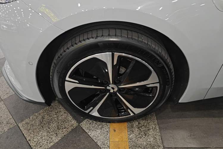 Used Nio ET5T 2024 75kWh Touring Left Front Wheel Hub