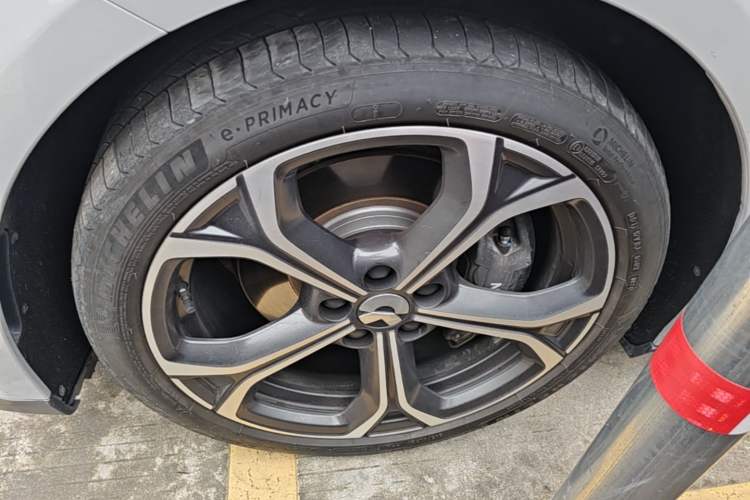 Used Nio ET5T 2024 75kWh Touring Left Front Wheel Hub