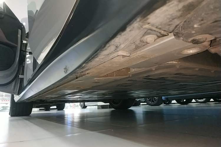 Used Nio ET5T 2024 75kWh Touring Left Side Sill