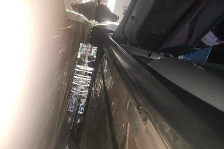 Used Nio ET5T 2024 75kWh Touring Left Side Sill