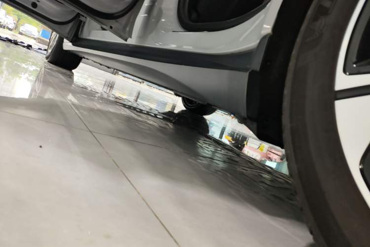 Used Nio ET5T 2024 75kWh Touring Left Side Sill
