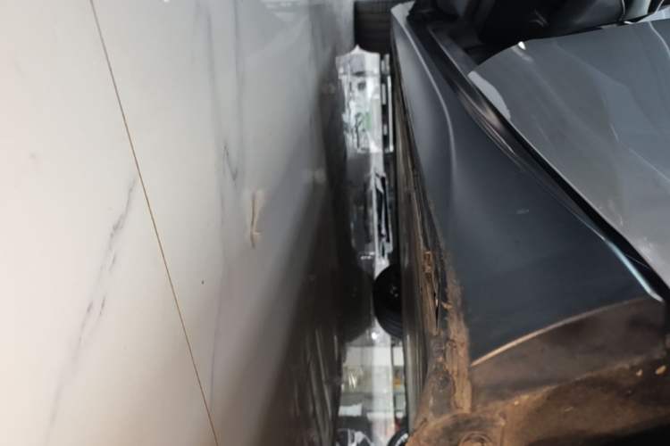 Used Nio ET5T 2024 75kWh Touring Left Side Sill