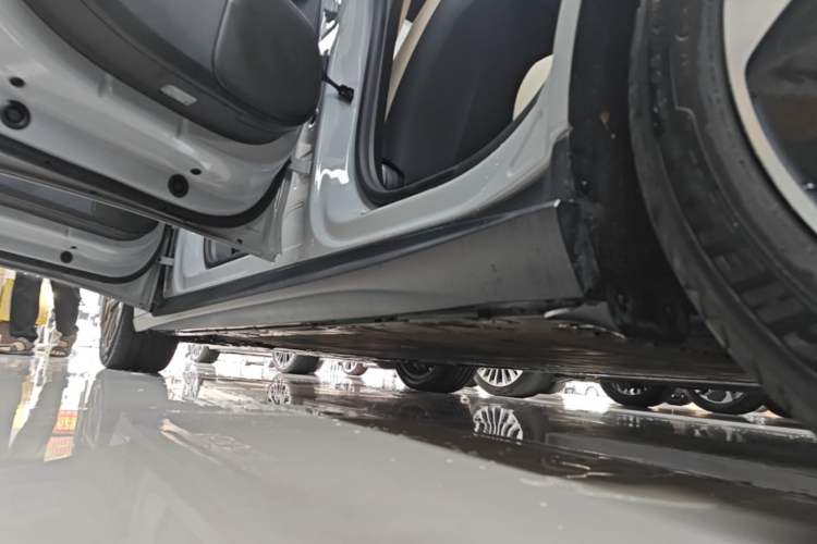 Used Nio ET5T 2024 75kWh Touring Left Side Sill