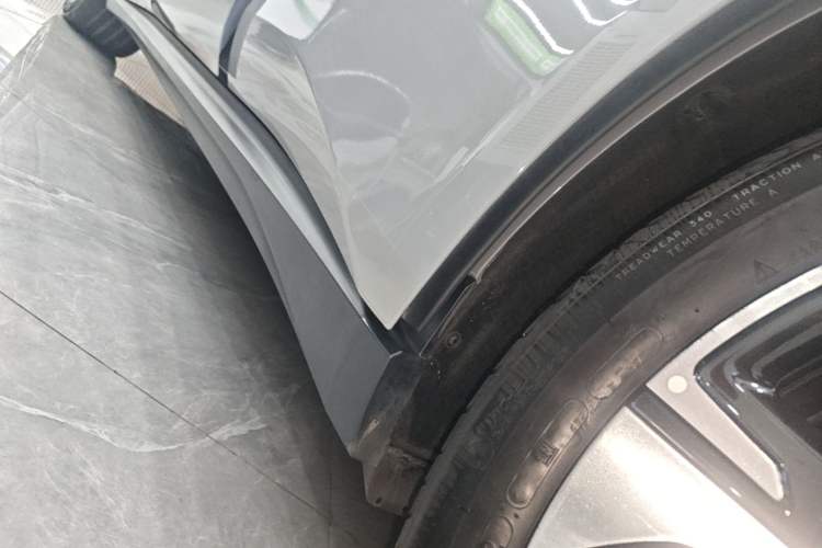 Used Nio ET5T 2024 75kWh Touring Left Side Sill