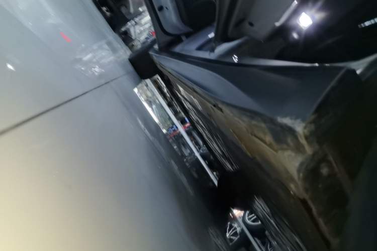 Used Nio ET5T 2024 75kWh Touring Left Side Sill