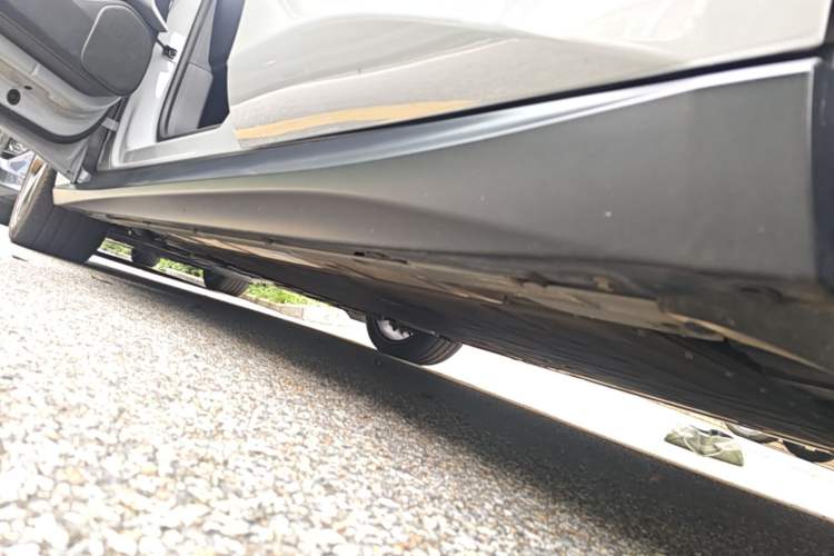 Used Nio ET5T 2024 75kWh Touring Left Side Sill