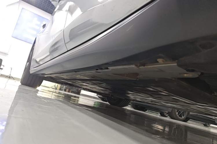 Used Nio ET5T 2024 100kWh Touring Left Side Sill