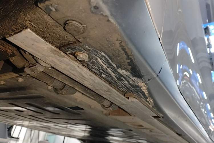 Used Nio ET5T 2024 75kWh Touring Left Side Sill