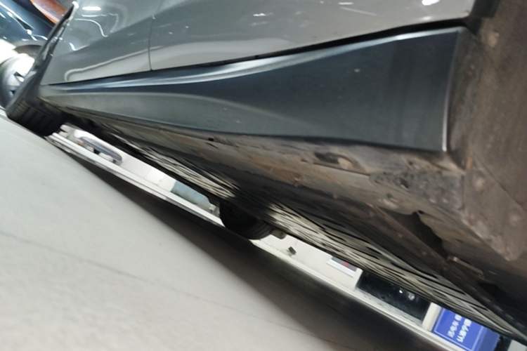 Used Nio ET5T 2024 75kWh Touring Left Side Sill
