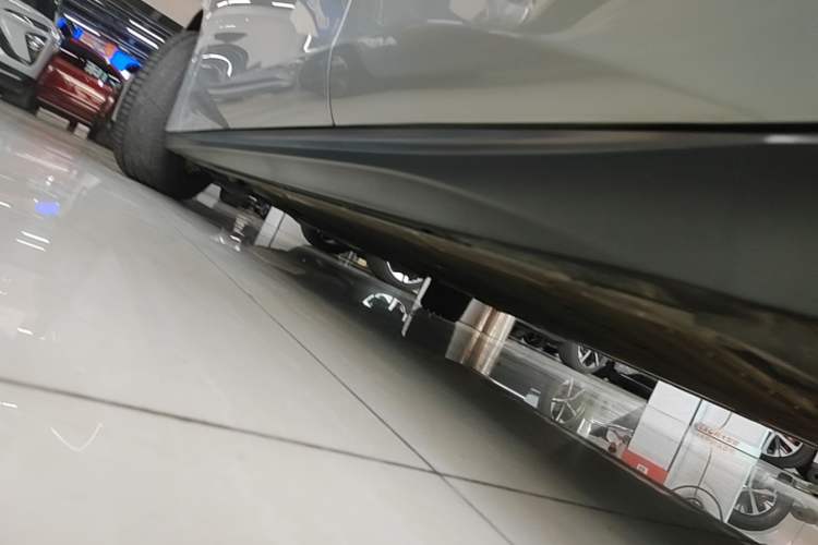 Used Nio ET5T 2024 75kWh Touring Left Side Sill
