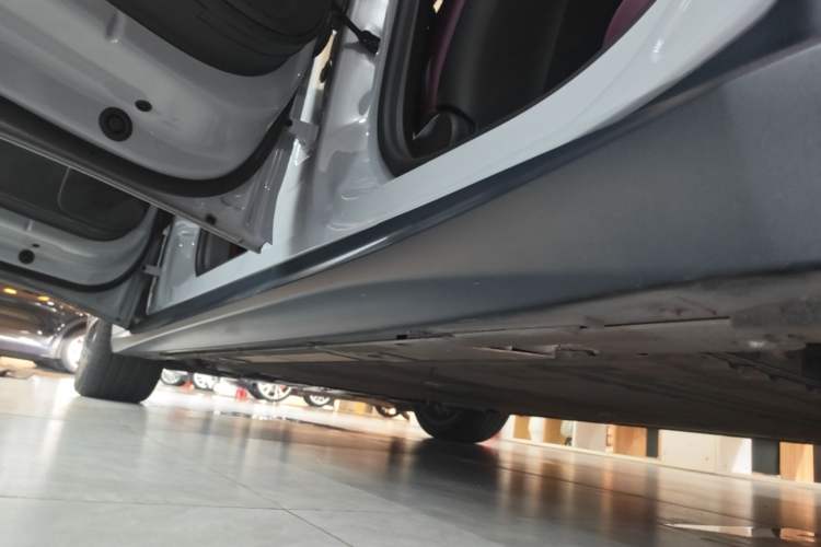 Used Nio ET5T 2024 75kWh Touring Left Side Sill