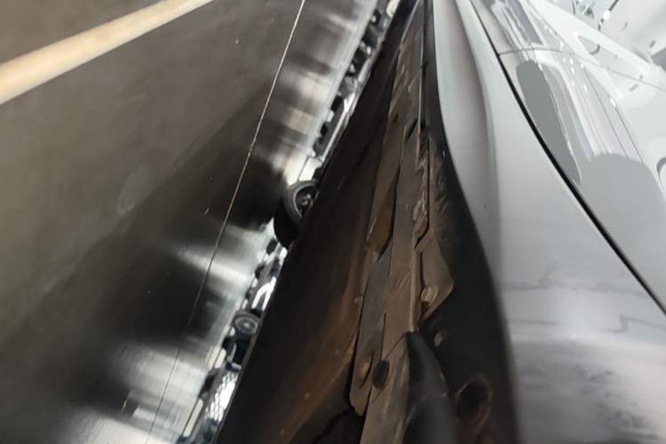 Used Nio ET5T 2024 75kWh Touring Left Side Sill