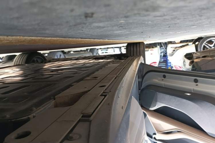 Used Nio ET5T 2024 75kWh Touring Left Side Sill
