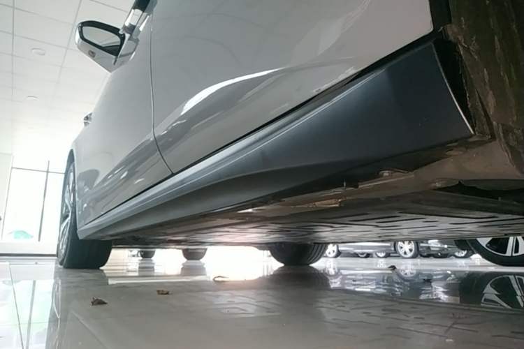Used Nio ET5T 2024 75kWh Touring Left Side Sill