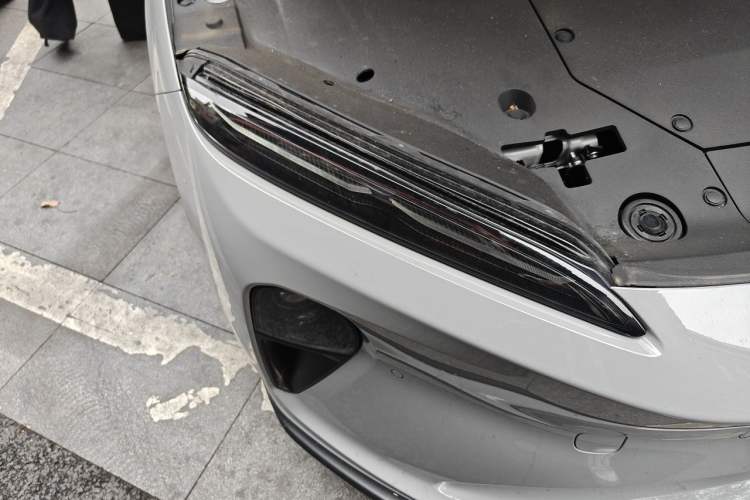 Used Nio ET5T 2024 75kWh Touring Right Front Headlight