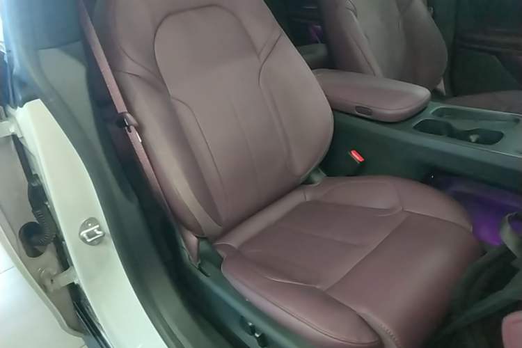 Used Nio ET5T 2024 75kWh Touring Right Front Seat