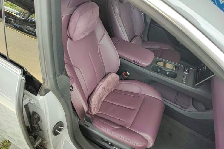 Used Nio ET5T 2024 75kWh Touring Right Front Seat