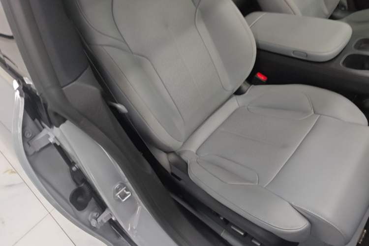 Used Nio ET5T 2024 75kWh Touring Right Front Seat