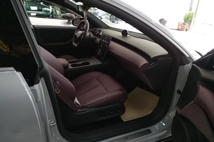 Used Nio ET5T 2024 75kWh Touring Right Front Seat
