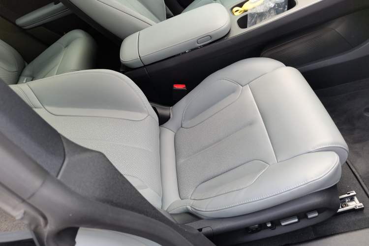 Used Nio ET5T 2024 75kWh Touring Right Front Seat