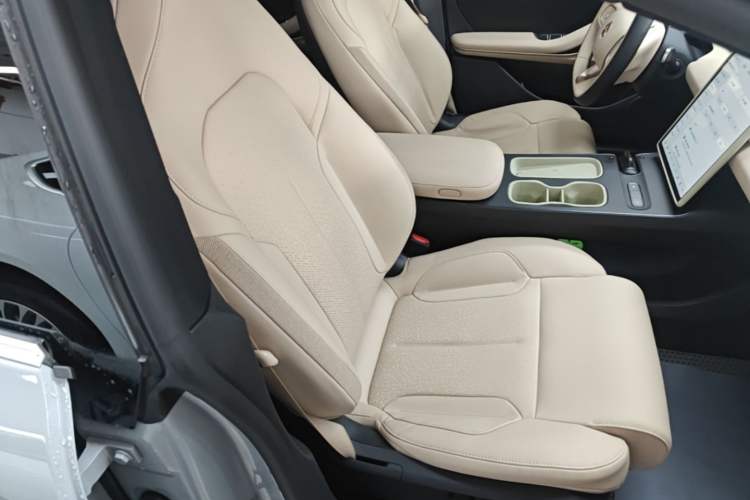 Used Nio ET5T 2024 75kWh Touring Right Front Seat