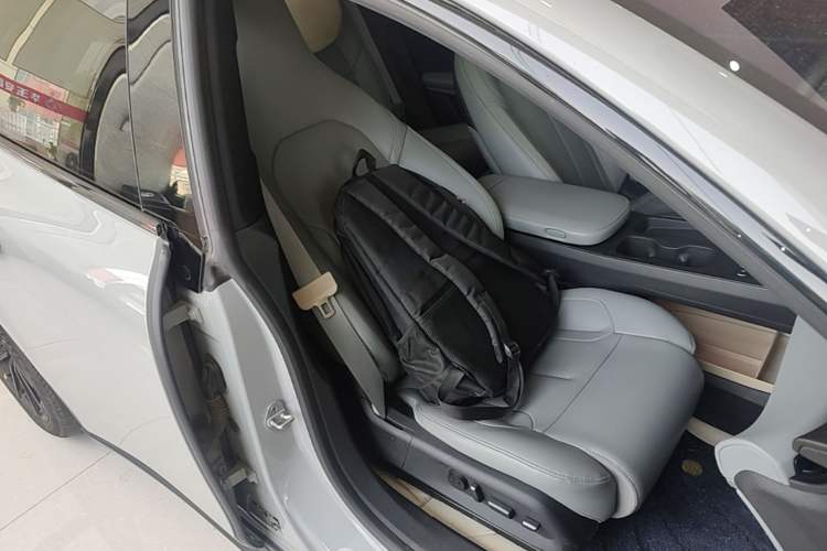 Used Nio ET5T 2024 75kWh Touring Right Front Seat