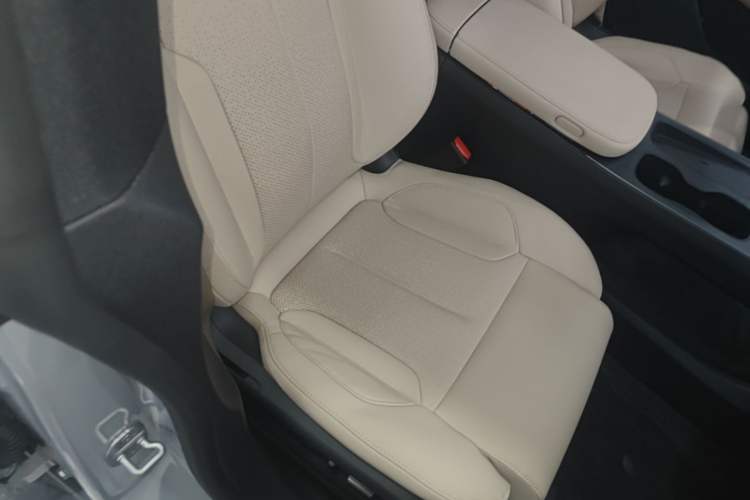 Used Nio ET5T 2024 75kWh Touring Right Front Seat