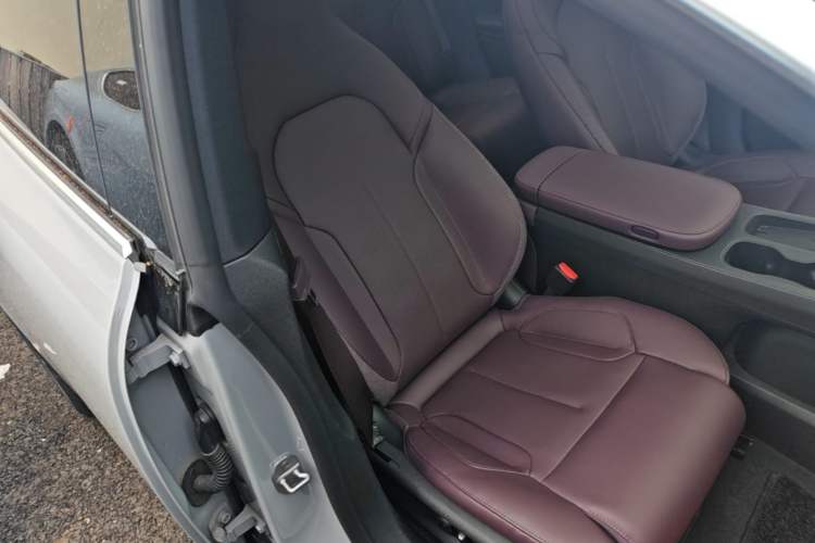 Used Nio ET5T 2024 75kWh Touring Right Front Seat