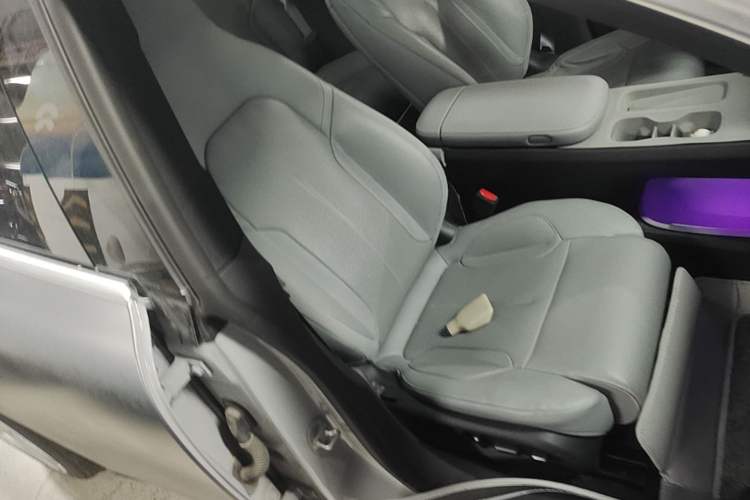 Used Nio ET5T 2024 75kWh Touring Right Front Seat