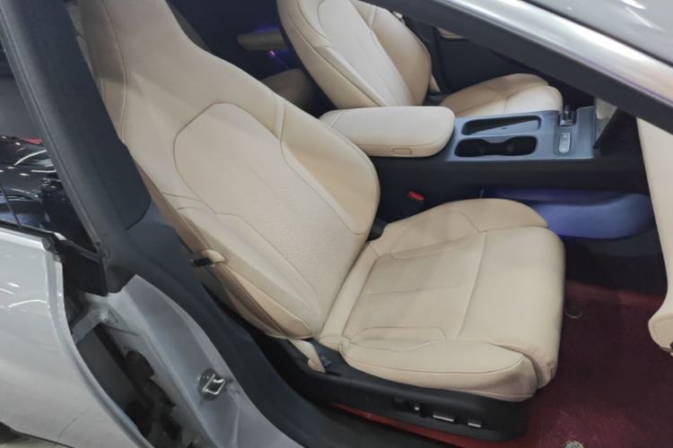Used Nio ET5T 2024 75kWh Touring Right Front Seat